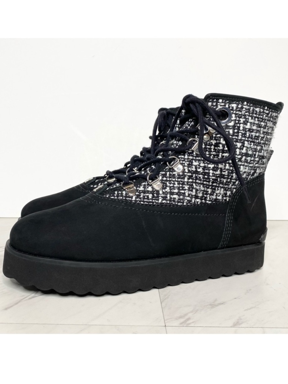 New! Larroude Vail Black Tweed Lace Up Winter Boot 8